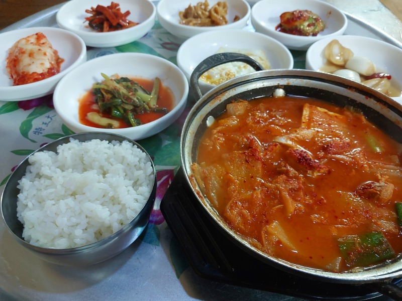 엄청 먼곳 걸어서 다녀왔네요 ㅋㅋ