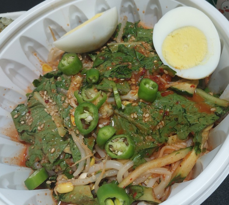 비빔국수 + 주먹밥 ㅅㅅ