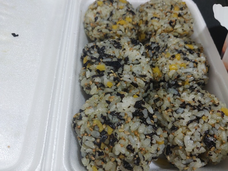 비빔국수 + 주먹밥 ㅅㅅ