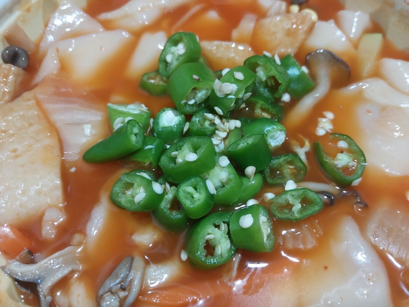 어묵김치 수제비에 청양고추 ㅅㅅ