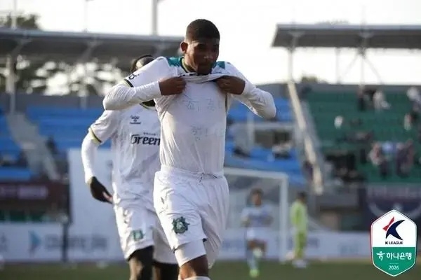 약속을 지킨 외국인 축구선수