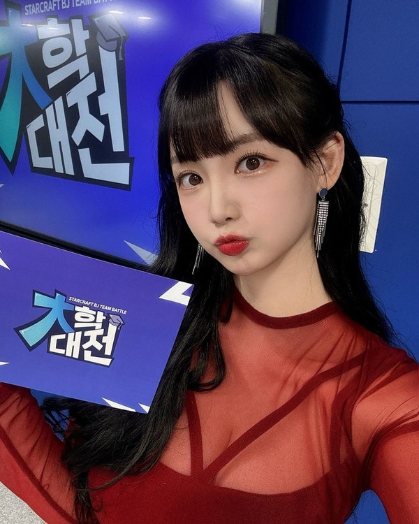월 초라 간만에 게임하려했는데 월 초라 간만에 게임하려했는데