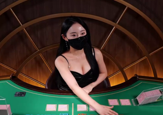 블랙 드레스에 올인할 수밖에 없었다 블랙 드레스에 올인할 수밖에 없었다