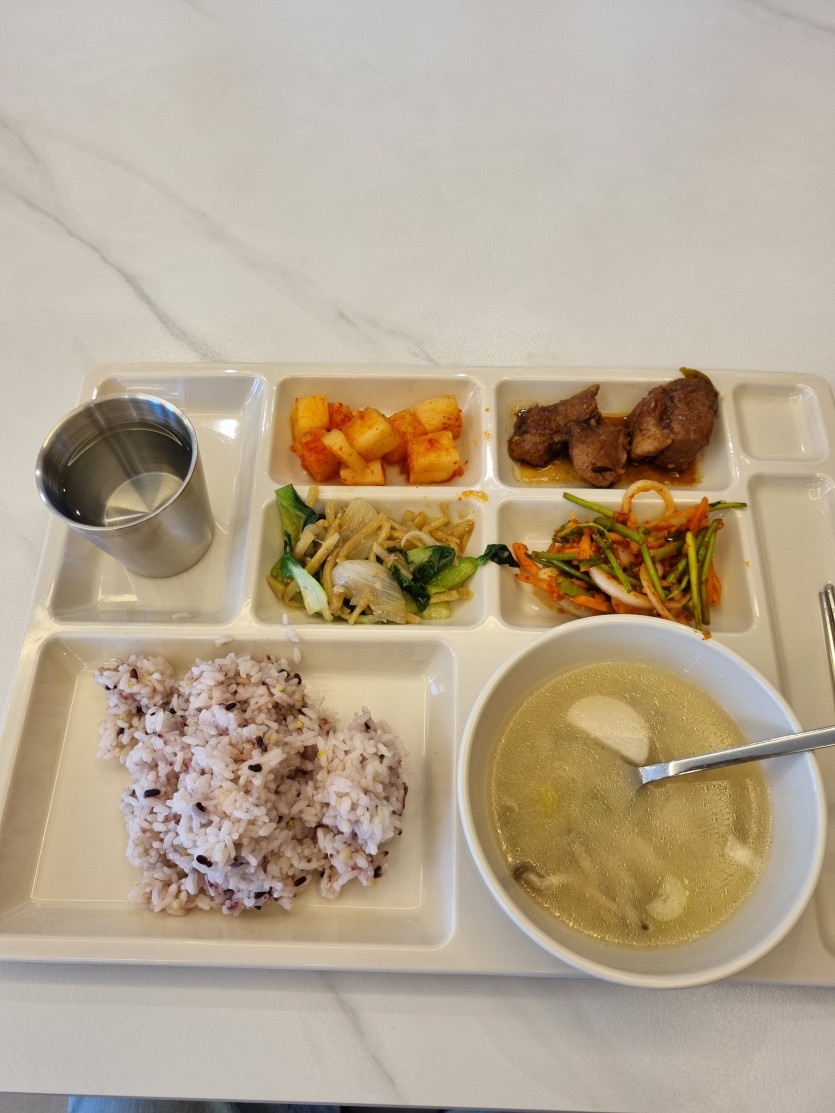 점심식사 맛있게 드세요 ㅎ