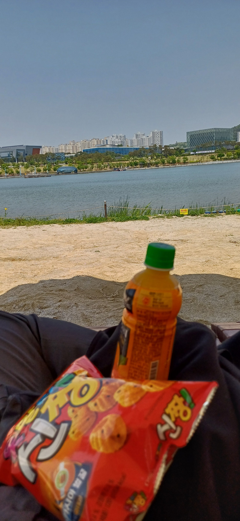 간식먹으며
