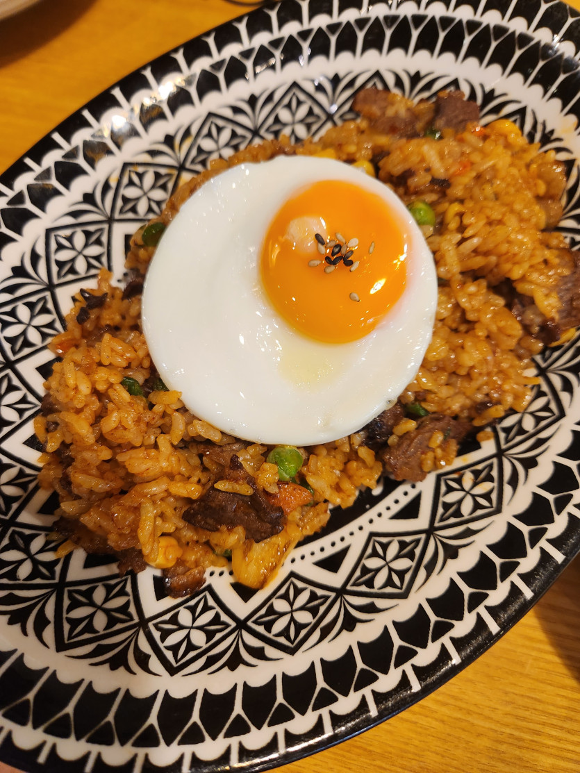 저 밥묵으러왓어요