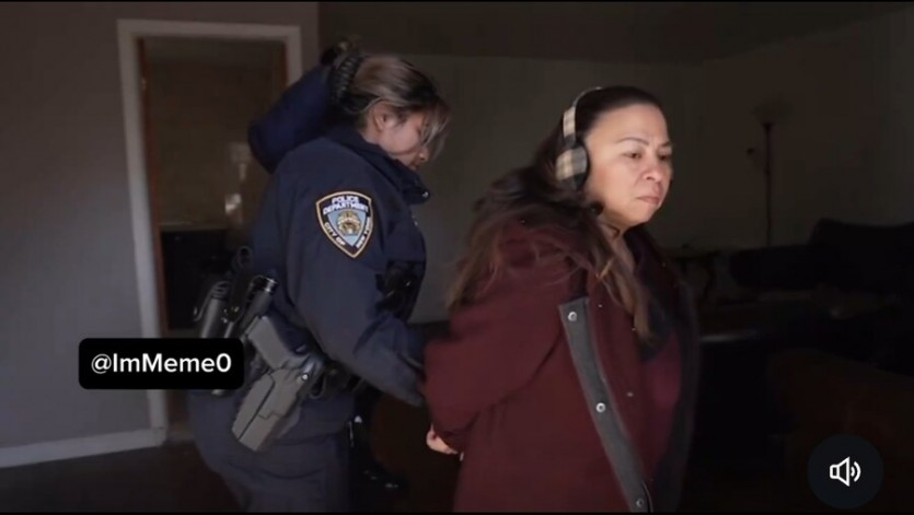미국에서 논란중인 불법거주자 쫒아냈다가 체포된 여성